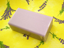 Soap with essential oil extracted from Sault's lavender fields